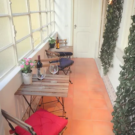 Πανσιόν Estrela Charming By Host-point 3*