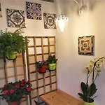 Estrela Charming By Host-point